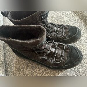 Skechers Womens Size 7‎ Ankle Boots Reggae Fest Steady Black Quilted Fleece